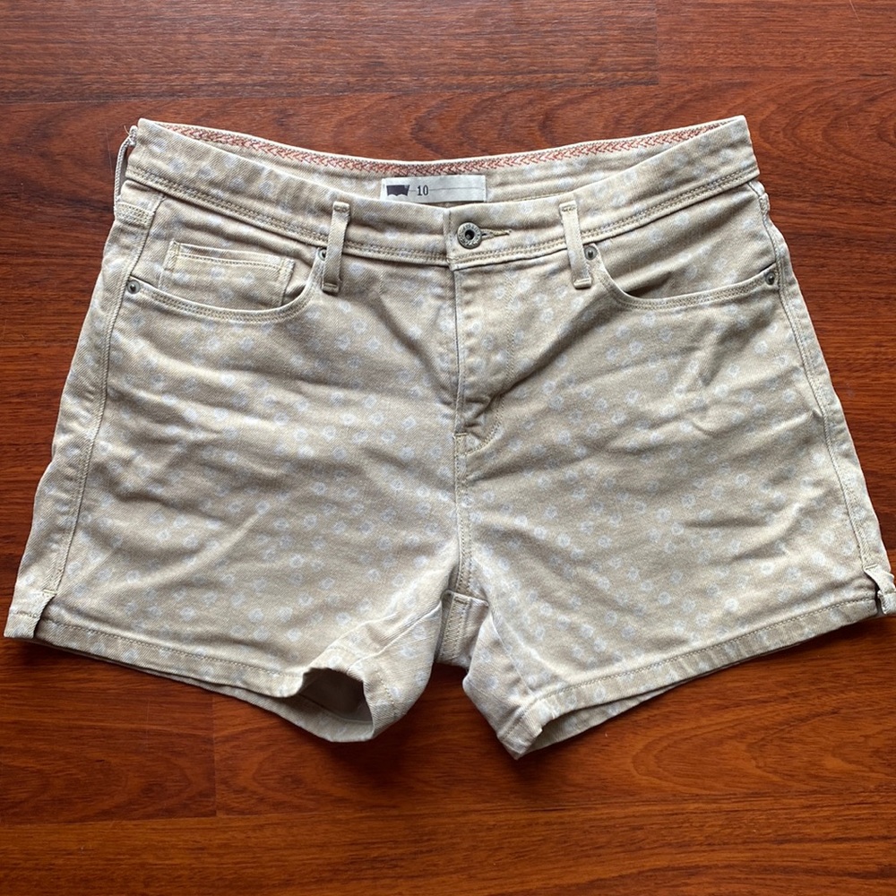 Levi shorts size ten